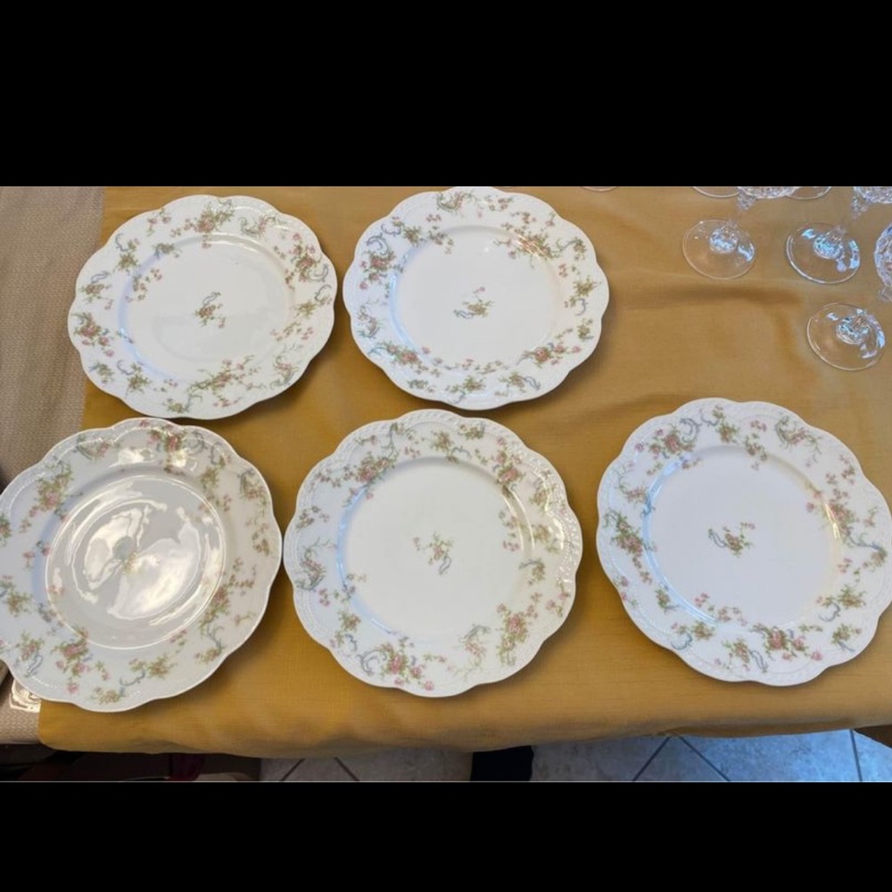 Like new five vintage floral dessert plates